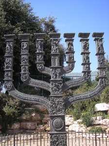 448px-Knesset_Menorah_P5200005